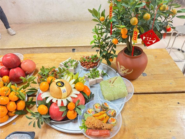 Mâm cỗ tết đón xuân