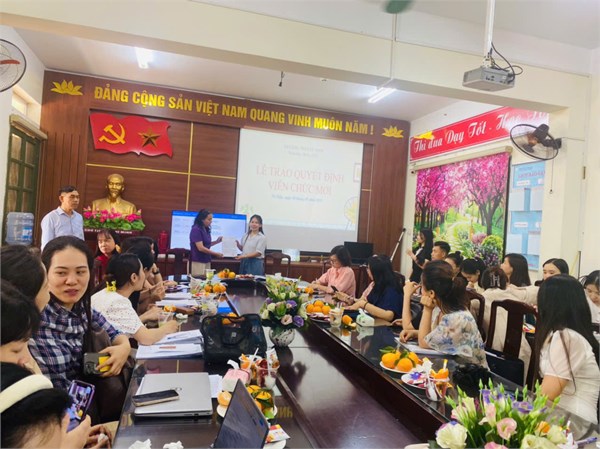 Lễ traio quyết định tuyển dụng viên chức